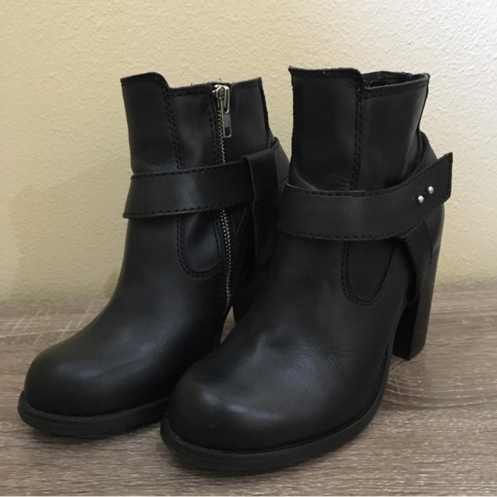 Steve Madden Ankle Bootie